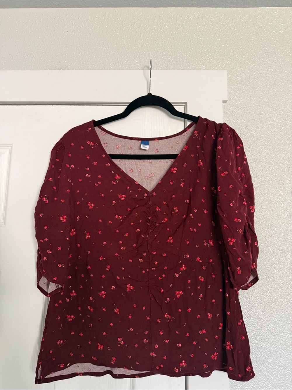 NWOT Old Navy Burgundy Floral V-Neck Puff Sleeve Blouse size L